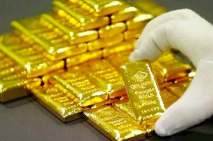 Giá bán vàng SJC đắt hơn vàng thế giới 7,45 triệu đồng/lượng